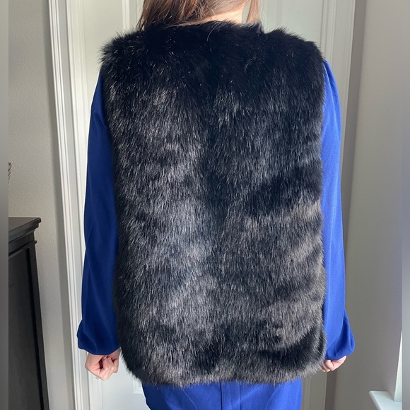 TOPSHOP Fur Vest - Picture 4 of 12